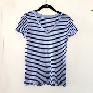 Gap V neck Blues stripes Tee